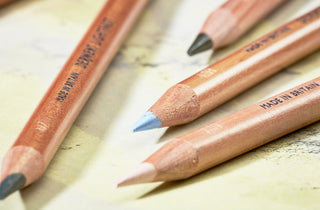 Derwent Lightfast Pencil Tin Set 24